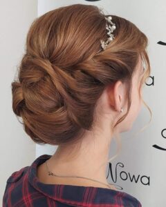 upięcie wesele ślub fryzura loki kok
